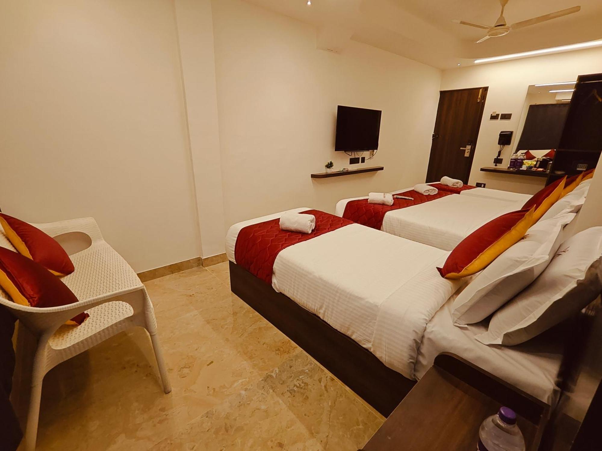 Woodlands Inn Chennai Exterior photo