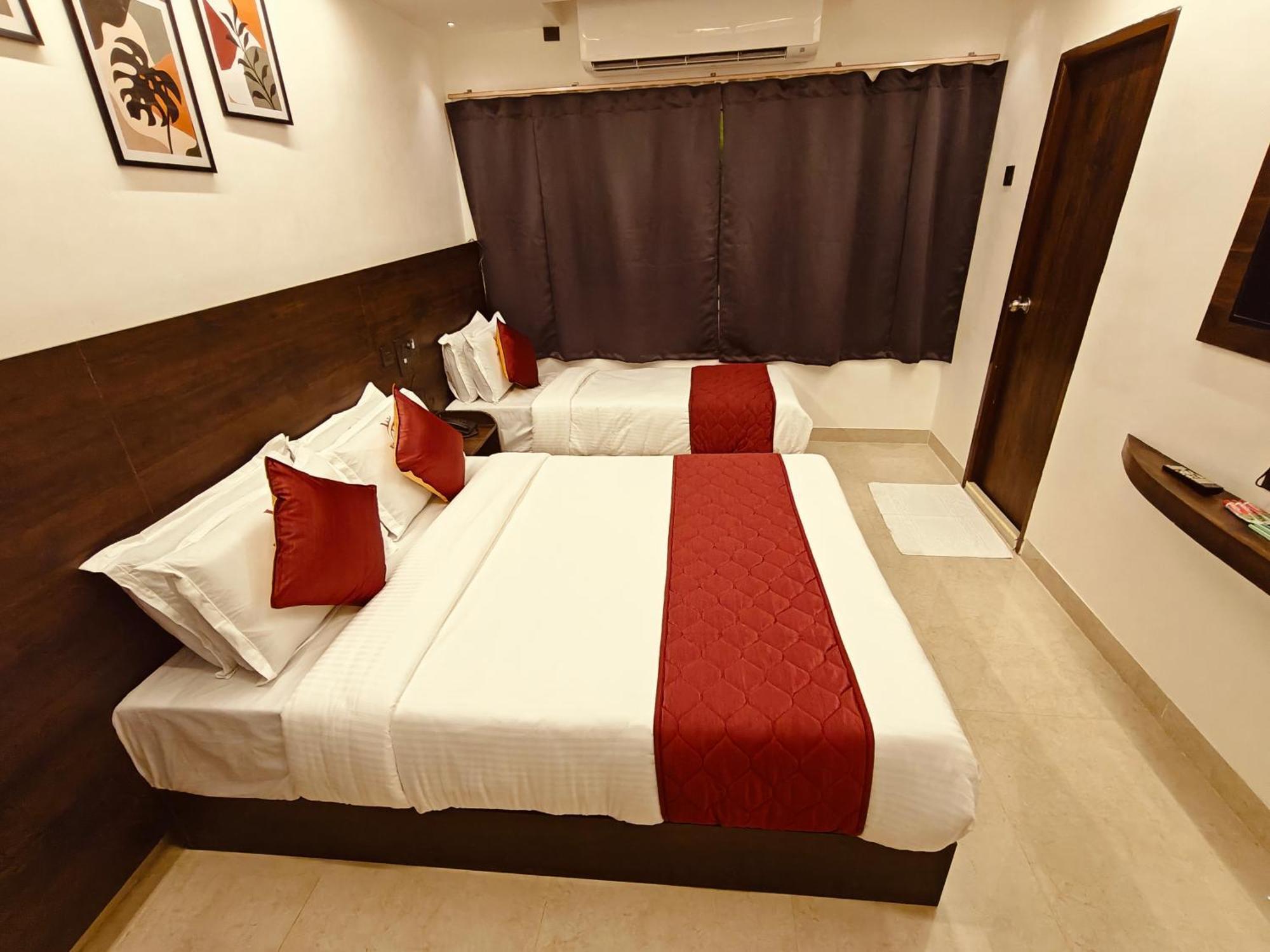 Woodlands Inn Chennai Exterior photo