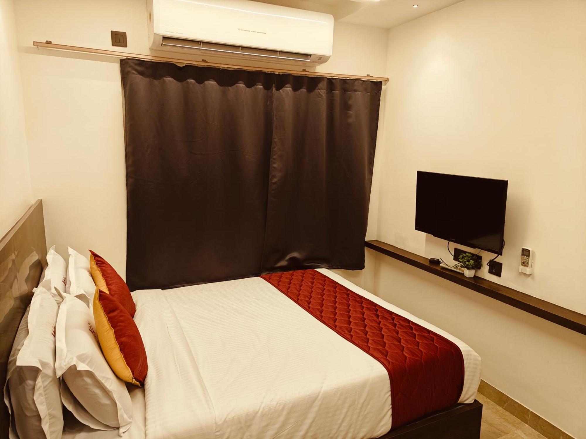 Woodlands Inn Chennai Exterior photo