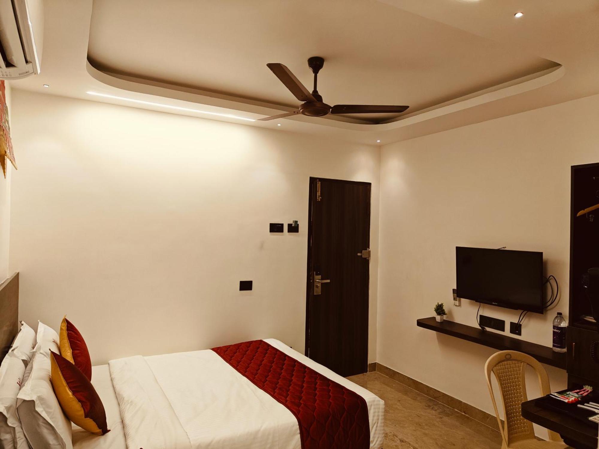 Woodlands Inn Chennai Exterior photo