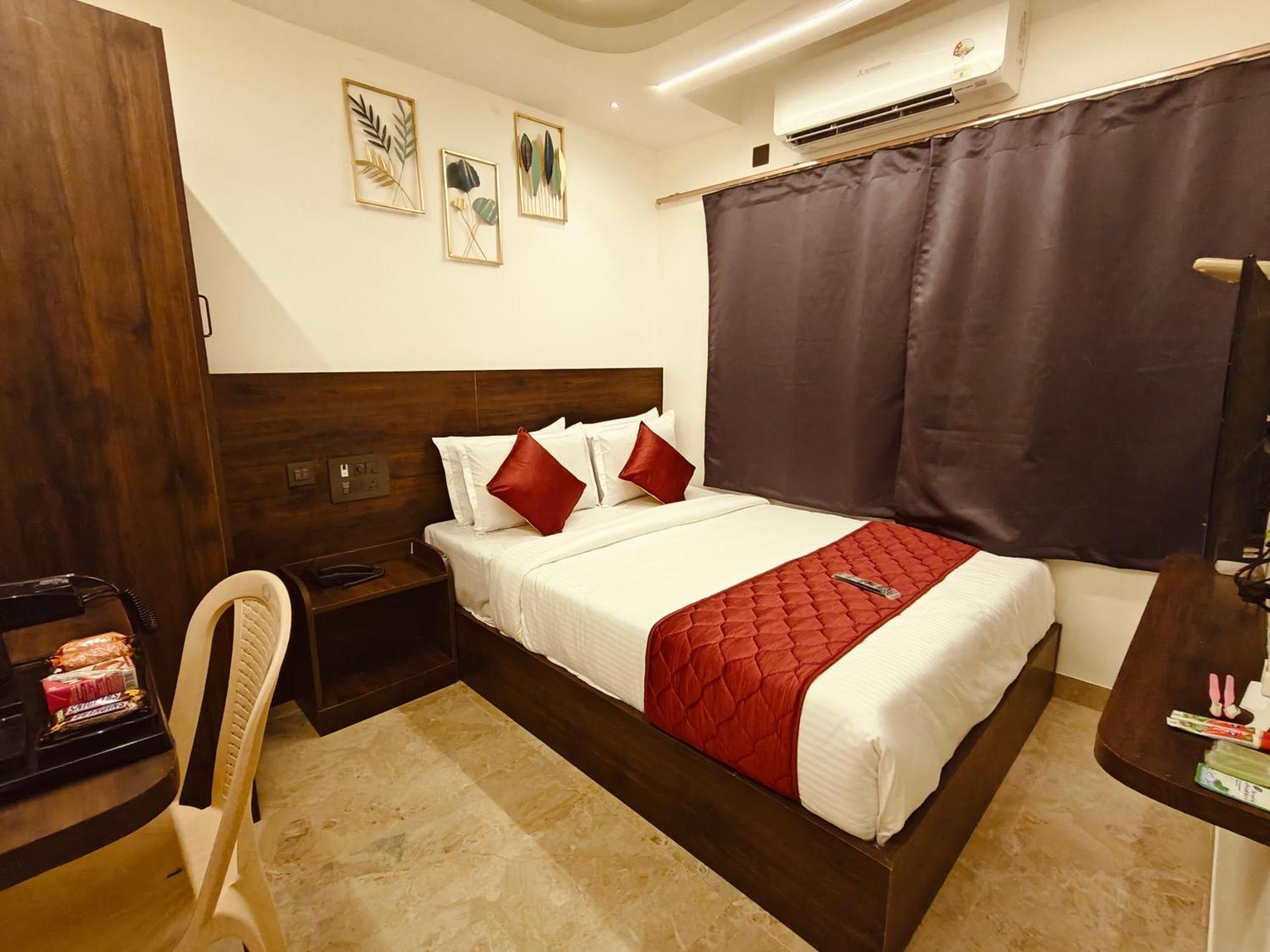 Woodlands Inn Chennai Exterior photo