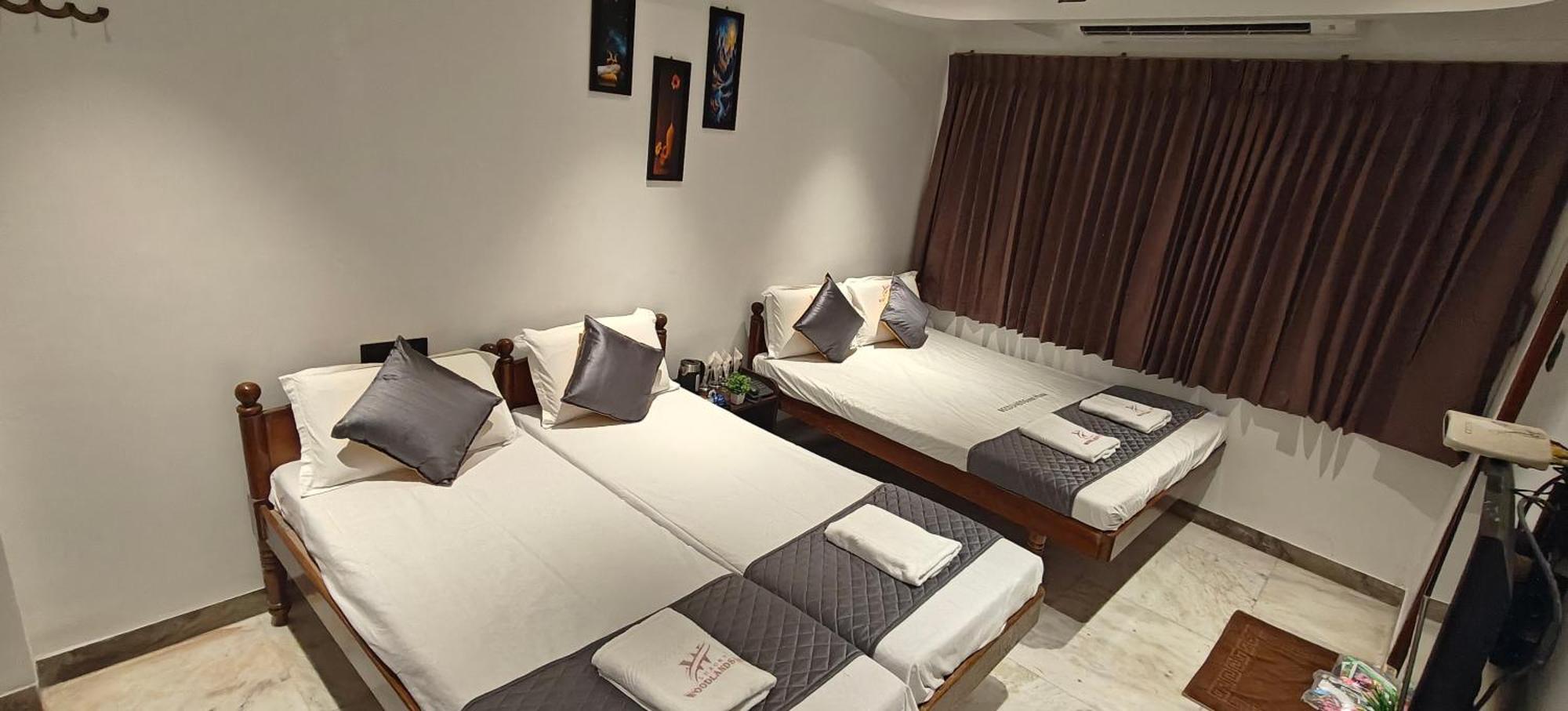 Woodlands Inn Chennai Exterior photo