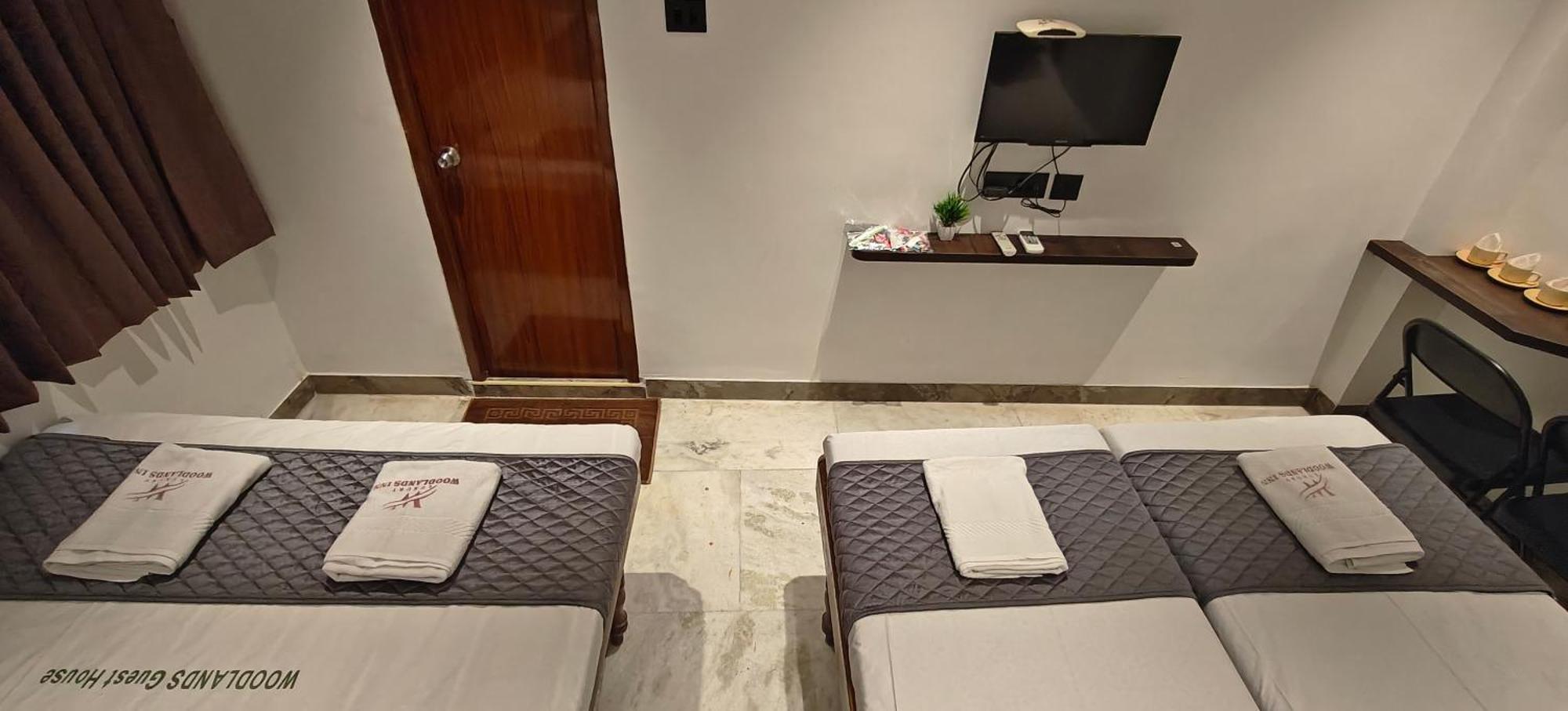 Woodlands Inn Chennai Exterior photo