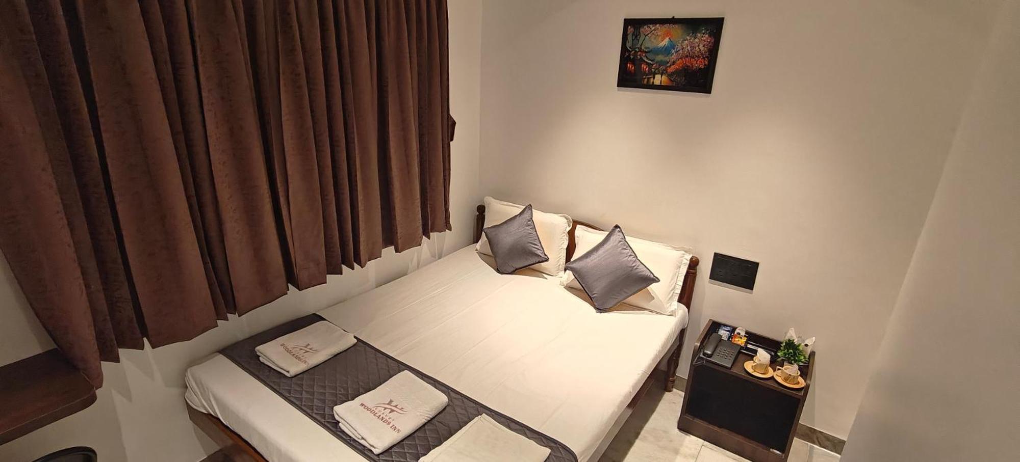 Woodlands Inn Chennai Exterior photo